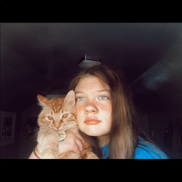 Meet your Posher, Hailey - Picture 1 of 1